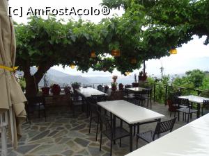 [P02] Delphi - taverna To Patriko Mas » foto by Cris
 - 
<span class="allrVoted glyphicon glyphicon-heart hidden" id="av867466"></span>
<a class="m-l-10 hidden" id="sv867466" onclick="voting_Foto_DelVot(,867466,22104)" role="button">șterge vot <span class="glyphicon glyphicon-remove"></span></a>
<a id="v9867466" class=" c-red"  onclick="voting_Foto_SetVot(867466)" role="button"><span class="glyphicon glyphicon-heart-empty"></span> <b>LIKE</b> = Votează poza</a> <img class="hidden"  id="f867466W9" src="/imagini/loader.gif" border="0" /><span class="AjErrMes hidden" id="e867466ErM"></span>