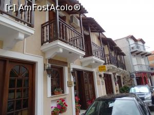 [P28] Delphi -strada pe care este situată taverna » foto by Cris
 - 
<span class="allrVoted glyphicon glyphicon-heart hidden" id="av867492"></span>
<a class="m-l-10 hidden" id="sv867492" onclick="voting_Foto_DelVot(,867492,22104)" role="button">șterge vot <span class="glyphicon glyphicon-remove"></span></a>
<a id="v9867492" class=" c-red"  onclick="voting_Foto_SetVot(867492)" role="button"><span class="glyphicon glyphicon-heart-empty"></span> <b>LIKE</b> = Votează poza</a> <img class="hidden"  id="f867492W9" src="/imagini/loader.gif" border="0" /><span class="AjErrMes hidden" id="e867492ErM"></span>