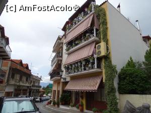 [P30] Delphi - strada pe care este amplasată taverna » foto by Cris
 - 
<span class="allrVoted glyphicon glyphicon-heart hidden" id="av867494"></span>
<a class="m-l-10 hidden" id="sv867494" onclick="voting_Foto_DelVot(,867494,22104)" role="button">șterge vot <span class="glyphicon glyphicon-remove"></span></a>
<a id="v9867494" class=" c-red"  onclick="voting_Foto_SetVot(867494)" role="button"><span class="glyphicon glyphicon-heart-empty"></span> <b>LIKE</b> = Votează poza</a> <img class="hidden"  id="f867494W9" src="/imagini/loader.gif" border="0" /><span class="AjErrMes hidden" id="e867494ErM"></span>