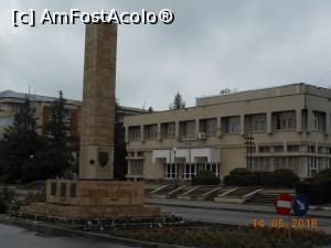 [P40] Băilești - Casa de Cultură și Monumentul eroilor din cel de-al doilea război mondial.  » foto by iulianic
 - 
<span class="allrVoted glyphicon glyphicon-heart hidden" id="av968443"></span>
<a class="m-l-10 hidden" id="sv968443" onclick="voting_Foto_DelVot(,968443,22108)" role="button">șterge vot <span class="glyphicon glyphicon-remove"></span></a>
<a id="v9968443" class=" c-red"  onclick="voting_Foto_SetVot(968443)" role="button"><span class="glyphicon glyphicon-heart-empty"></span> <b>LIKE</b> = Votează poza</a> <img class="hidden"  id="f968443W9" src="/imagini/loader.gif" border="0" /><span class="AjErrMes hidden" id="e968443ErM"></span>