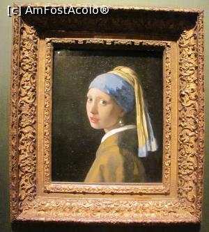 [P11] Vermeer - Fata cu cerceii cu perle » foto by Radu Tudoran
 - 
<span class="allrVoted glyphicon glyphicon-heart hidden" id="av870001"></span>
<a class="m-l-10 hidden" id="sv870001" onclick="voting_Foto_DelVot(,870001,22137)" role="button">șterge vot <span class="glyphicon glyphicon-remove"></span></a>
<a id="v9870001" class=" c-red"  onclick="voting_Foto_SetVot(870001)" role="button"><span class="glyphicon glyphicon-heart-empty"></span> <b>LIKE</b> = Votează poza</a> <img class="hidden"  id="f870001W9" src="/imagini/loader.gif" border="0" /><span class="AjErrMes hidden" id="e870001ErM"></span>