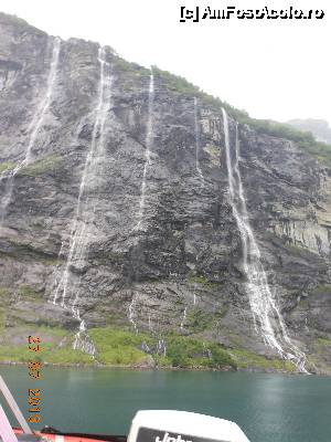 [P37] Geirangerfjord - Cascada De Syv Søstre - 'Cele şapte surori'.  » foto by iulianic
 - 
<span class="allrVoted glyphicon glyphicon-heart hidden" id="av484768"></span>
<a class="m-l-10 hidden" id="sv484768" onclick="voting_Foto_DelVot(,484768,22147)" role="button">șterge vot <span class="glyphicon glyphicon-remove"></span></a>
<a id="v9484768" class=" c-red"  onclick="voting_Foto_SetVot(484768)" role="button"><span class="glyphicon glyphicon-heart-empty"></span> <b>LIKE</b> = Votează poza</a> <img class="hidden"  id="f484768W9" src="/imagini/loader.gif" border="0" /><span class="AjErrMes hidden" id="e484768ErM"></span>