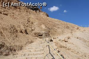 [P18] Masada, Calea Șarpelui, începe partea sinuoasă » foto by mprofeanu
 - 
<span class="allrVoted glyphicon glyphicon-heart hidden" id="av1146643"></span>
<a class="m-l-10 hidden" id="sv1146643" onclick="voting_Foto_DelVot(,1146643,22151)" role="button">șterge vot <span class="glyphicon glyphicon-remove"></span></a>
<a id="v91146643" class=" c-red"  onclick="voting_Foto_SetVot(1146643)" role="button"><span class="glyphicon glyphicon-heart-empty"></span> <b>LIKE</b> = Votează poza</a> <img class="hidden"  id="f1146643W9" src="/imagini/loader.gif" border="0" /><span class="AjErrMes hidden" id="e1146643ErM"></span>