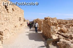 [P56] Masada, Drum prin spatele zidului Băii Romane, în dreapta Complexul de Magazine și alte clădiri » foto by mprofeanu
 - 
<span class="allrVoted glyphicon glyphicon-heart hidden" id="av1146681"></span>
<a class="m-l-10 hidden" id="sv1146681" onclick="voting_Foto_DelVot(,1146681,22151)" role="button">șterge vot <span class="glyphicon glyphicon-remove"></span></a>
<a id="v91146681" class=" c-red"  onclick="voting_Foto_SetVot(1146681)" role="button"><span class="glyphicon glyphicon-heart-empty"></span> <b>LIKE</b> = Votează poza</a> <img class="hidden"  id="f1146681W9" src="/imagini/loader.gif" border="0" /><span class="AjErrMes hidden" id="e1146681ErM"></span>