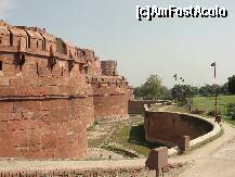 [P31] Fortul Agra,unde si-a petrecut ultimii ani din viata Shah Jahan » foto by cristina65
 - 
<span class="allrVoted glyphicon glyphicon-heart hidden" id="av279890"></span>
<a class="m-l-10 hidden" id="sv279890" onclick="voting_Foto_DelVot(,279890,22287)" role="button">șterge vot <span class="glyphicon glyphicon-remove"></span></a>
<a id="v9279890" class=" c-red"  onclick="voting_Foto_SetVot(279890)" role="button"><span class="glyphicon glyphicon-heart-empty"></span> <b>LIKE</b> = Votează poza</a> <img class="hidden"  id="f279890W9" src="/imagini/loader.gif" border="0" /><span class="AjErrMes hidden" id="e279890ErM"></span>