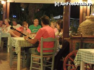 [P01] Nidri - taverna 'Mama Mia' - soliști amatory: 3 voci, două chitare + bouzouki » foto by ebirsan
 - 
<span class="allrVoted glyphicon glyphicon-heart hidden" id="av475071"></span>
<a class="m-l-10 hidden" id="sv475071" onclick="voting_Foto_DelVot(,475071,22299)" role="button">șterge vot <span class="glyphicon glyphicon-remove"></span></a>
<a id="v9475071" class=" c-red"  onclick="voting_Foto_SetVot(475071)" role="button"><span class="glyphicon glyphicon-heart-empty"></span> <b>LIKE</b> = Votează poza</a> <img class="hidden"  id="f475071W9" src="/imagini/loader.gif" border="0" /><span class="AjErrMes hidden" id="e475071ErM"></span>