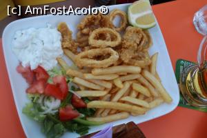 [P02] Calamari, Taverna La minute » foto by Leontina.
 - 
<span class="allrVoted glyphicon glyphicon-heart hidden" id="av776900"></span>
<a class="m-l-10 hidden" id="sv776900" onclick="voting_Foto_DelVot(,776900,22299)" role="button">șterge vot <span class="glyphicon glyphicon-remove"></span></a>
<a id="v9776900" class=" c-red"  onclick="voting_Foto_SetVot(776900)" role="button"><span class="glyphicon glyphicon-heart-empty"></span> <b>LIKE</b> = Votează poza</a> <img class="hidden"  id="f776900W9" src="/imagini/loader.gif" border="0" /><span class="AjErrMes hidden" id="e776900ErM"></span>