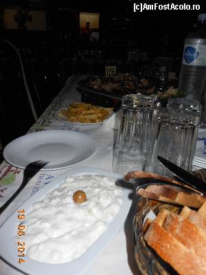 [P20] Theologos - Taverna Augoustos. Tzatziki, porţii uriaşe, de 4 euro.  » foto by iulianic
 - 
<span class="allrVoted glyphicon glyphicon-heart hidden" id="av522981"></span>
<a class="m-l-10 hidden" id="sv522981" onclick="voting_Foto_DelVot(,522981,22306)" role="button">șterge vot <span class="glyphicon glyphicon-remove"></span></a>
<a id="v9522981" class=" c-red"  onclick="voting_Foto_SetVot(522981)" role="button"><span class="glyphicon glyphicon-heart-empty"></span> <b>LIKE</b> = Votează poza</a> <img class="hidden"  id="f522981W9" src="/imagini/loader.gif" border="0" /><span class="AjErrMes hidden" id="e522981ErM"></span>