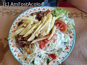 [P12] Gyros la farfurie. » foto by tata123 🔱
 - 
<span class="allrVoted glyphicon glyphicon-heart hidden" id="av1537370"></span>
<a class="m-l-10 hidden" id="sv1537370" onclick="voting_Foto_DelVot(,1537370,22308)" role="button">șterge vot <span class="glyphicon glyphicon-remove"></span></a>
<a id="v91537370" class=" c-red"  onclick="voting_Foto_SetVot(1537370)" role="button"><span class="glyphicon glyphicon-heart-empty"></span> <b>LIKE</b> = Votează poza</a> <img class="hidden"  id="f1537370W9" src="/imagini/loader.gif" border="0" /><span class="AjErrMes hidden" id="e1537370ErM"></span>