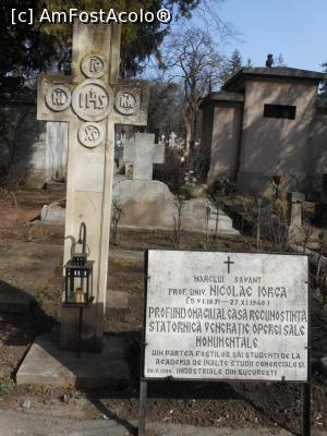 [P42] Panteonul României - Cimitirul Bellu. Nicolae Iorga. » foto by iulianic
 - 
<span class="allrVoted glyphicon glyphicon-heart hidden" id="av1218514"></span>
<a class="m-l-10 hidden" id="sv1218514" onclick="voting_Foto_DelVot(,1218514,22321)" role="button">șterge vot <span class="glyphicon glyphicon-remove"></span></a>
<a id="v91218514" class=" c-red"  onclick="voting_Foto_SetVot(1218514)" role="button"><span class="glyphicon glyphicon-heart-empty"></span> <b>LIKE</b> = Votează poza</a> <img class="hidden"  id="f1218514W9" src="/imagini/loader.gif" border="0" /><span class="AjErrMes hidden" id="e1218514ErM"></span>