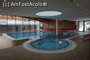 [P31] Piscina şi zona de jacuzzi.  » foto by Utube
 - 
<span class="allrVoted glyphicon glyphicon-heart hidden" id="av881348"></span>
<a class="m-l-10 hidden" id="sv881348" onclick="voting_Foto_DelVot(,881348,22346)" role="button">șterge vot <span class="glyphicon glyphicon-remove"></span></a>
<a id="v9881348" class=" c-red"  onclick="voting_Foto_SetVot(881348)" role="button"><span class="glyphicon glyphicon-heart-empty"></span> <b>LIKE</b> = Votează poza</a> <img class="hidden"  id="f881348W9" src="/imagini/loader.gif" border="0" /><span class="AjErrMes hidden" id="e881348ErM"></span>