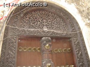 [P42] Stone Town poarta urmele unui trecut arab si indian.  » foto by nela b
 - 
<span class="allrVoted glyphicon glyphicon-heart hidden" id="av882685"></span>
<a class="m-l-10 hidden" id="sv882685" onclick="voting_Foto_DelVot(,882685,22360)" role="button">șterge vot <span class="glyphicon glyphicon-remove"></span></a>
<a id="v9882685" class=" c-red"  onclick="voting_Foto_SetVot(882685)" role="button"><span class="glyphicon glyphicon-heart-empty"></span> <b>LIKE</b> = Votează poza</a> <img class="hidden"  id="f882685W9" src="/imagini/loader.gif" border="0" /><span class="AjErrMes hidden" id="e882685ErM"></span>