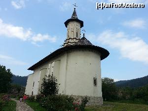 [P03] Biserica Solca si curtea ce o inconjoara » foto by Dan&Ema
 - 
<span class="allrVoted glyphicon glyphicon-heart hidden" id="av551904"></span>
<a class="m-l-10 hidden" id="sv551904" onclick="voting_Foto_DelVot(,551904,22408)" role="button">șterge vot <span class="glyphicon glyphicon-remove"></span></a>
<a id="v9551904" class=" c-red"  onclick="voting_Foto_SetVot(551904)" role="button"><span class="glyphicon glyphicon-heart-empty"></span> <b>LIKE</b> = Votează poza</a> <img class="hidden"  id="f551904W9" src="/imagini/loader.gif" border="0" /><span class="AjErrMes hidden" id="e551904ErM"></span>