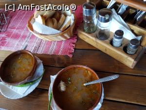 [P09] Restaurantul Păstrăvăriei Nămăiești - am primit ciorbele - fierbinți și gustoase.  » foto by Floryn81
 - 
<span class="allrVoted glyphicon glyphicon-heart hidden" id="av1105159"></span>
<a class="m-l-10 hidden" id="sv1105159" onclick="voting_Foto_DelVot(,1105159,22572)" role="button">șterge vot <span class="glyphicon glyphicon-remove"></span></a>
<a id="v91105159" class=" c-red"  onclick="voting_Foto_SetVot(1105159)" role="button"><span class="glyphicon glyphicon-heart-empty"></span> <b>LIKE</b> = Votează poza</a> <img class="hidden"  id="f1105159W9" src="/imagini/loader.gif" border="0" /><span class="AjErrMes hidden" id="e1105159ErM"></span>