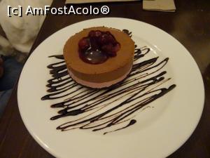 [P14] Prăjitură bavareză cu fructe și ciocolată - Restaurant Maisonette.  » foto by tata123 🔱
 - 
<span class="allrVoted glyphicon glyphicon-heart hidden" id="av954229"></span>
<a class="m-l-10 hidden" id="sv954229" onclick="voting_Foto_DelVot(,954229,22572)" role="button">șterge vot <span class="glyphicon glyphicon-remove"></span></a>
<a id="v9954229" class=" c-red"  onclick="voting_Foto_SetVot(954229)" role="button"><span class="glyphicon glyphicon-heart-empty"></span> <b>LIKE</b> = Votează poza</a> <img class="hidden"  id="f954229W9" src="/imagini/loader.gif" border="0" /><span class="AjErrMes hidden" id="e954229ErM"></span>