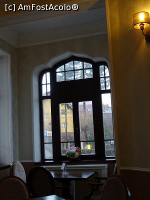 [P16] Interior - Restaurant Maisonette.  » foto by tata123 🔱
 - 
<span class="allrVoted glyphicon glyphicon-heart hidden" id="av954231"></span>
<a class="m-l-10 hidden" id="sv954231" onclick="voting_Foto_DelVot(,954231,22572)" role="button">șterge vot <span class="glyphicon glyphicon-remove"></span></a>
<a id="v9954231" class=" c-red"  onclick="voting_Foto_SetVot(954231)" role="button"><span class="glyphicon glyphicon-heart-empty"></span> <b>LIKE</b> = Votează poza</a> <img class="hidden"  id="f954231W9" src="/imagini/loader.gif" border="0" /><span class="AjErrMes hidden" id="e954231ErM"></span>