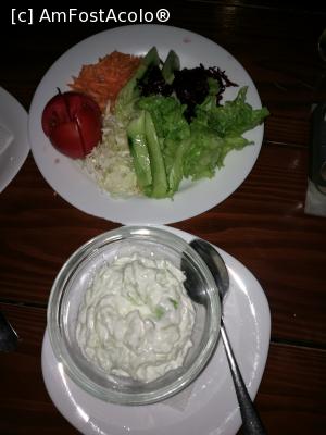 [P31] Restaurantul Poptes; (un fel de) tzatziki și salată » foto by crismis
 - 
<span class="allrVoted glyphicon glyphicon-heart hidden" id="av896621"></span>
<a class="m-l-10 hidden" id="sv896621" onclick="voting_Foto_DelVot(,896621,22630)" role="button">șterge vot <span class="glyphicon glyphicon-remove"></span></a>
<a id="v9896621" class=" c-red"  onclick="voting_Foto_SetVot(896621)" role="button"><span class="glyphicon glyphicon-heart-empty"></span> <b>LIKE</b> = Votează poza</a> <img class="hidden"  id="f896621W9" src="/imagini/loader.gif" border="0" /><span class="AjErrMes hidden" id="e896621ErM"></span>