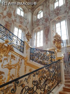 [P30] Scara principala a Palatului Peterhof » foto by geani anto
 - 
<span class="allrVoted glyphicon glyphicon-heart hidden" id="av1122168"></span>
<a class="m-l-10 hidden" id="sv1122168" onclick="voting_Foto_DelVot(,1122168,22636)" role="button">șterge vot <span class="glyphicon glyphicon-remove"></span></a>
<a id="v91122168" class=" c-red"  onclick="voting_Foto_SetVot(1122168)" role="button"><span class="glyphicon glyphicon-heart-empty"></span> <b>LIKE</b> = Votează poza</a> <img class="hidden"  id="f1122168W9" src="/imagini/loader.gif" border="0" /><span class="AjErrMes hidden" id="e1122168ErM"></span>