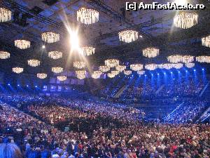 [P03] Sala D in Stadthalle si vederea din pozitia in care aveam locurile...  » foto by Larissa
 - 
<span class="allrVoted glyphicon glyphicon-heart hidden" id="av600393"></span>
<a class="m-l-10 hidden" id="sv600393" onclick="voting_Foto_DelVot(,600393,22662)" role="button">șterge vot <span class="glyphicon glyphicon-remove"></span></a>
<a id="v9600393" class=" c-red"  onclick="voting_Foto_SetVot(600393)" role="button"><span class="glyphicon glyphicon-heart-empty"></span> <b>LIKE</b> = Votează poza</a> <img class="hidden"  id="f600393W9" src="/imagini/loader.gif" border="0" /><span class="AjErrMes hidden" id="e600393ErM"></span>