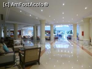 [P18] 18. Din Lobby Lounge, vedere spre intrarea în Resort. » foto by doinafil
 - 
<span class="allrVoted glyphicon glyphicon-heart hidden" id="av1231569"></span>
<a class="m-l-10 hidden" id="sv1231569" onclick="voting_Foto_DelVot(,1231569,22688)" role="button">șterge vot <span class="glyphicon glyphicon-remove"></span></a>
<a id="v91231569" class=" c-red"  onclick="voting_Foto_SetVot(1231569)" role="button"><span class="glyphicon glyphicon-heart-empty"></span> <b>LIKE</b> = Votează poza</a> <img class="hidden"  id="f1231569W9" src="/imagini/loader.gif" border="0" /><span class="AjErrMes hidden" id="e1231569ErM"></span>