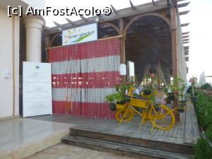 [P52] 52. Intrarea la „Sun Set Restaurant” care se află în apropierea plajei. » foto by doinafil
 - 
<span class="allrVoted glyphicon glyphicon-heart hidden" id="av1231603"></span>
<a class="m-l-10 hidden" id="sv1231603" onclick="voting_Foto_DelVot(,1231603,22688)" role="button">șterge vot <span class="glyphicon glyphicon-remove"></span></a>
<a id="v91231603" class=" c-red"  onclick="voting_Foto_SetVot(1231603)" role="button"><span class="glyphicon glyphicon-heart-empty"></span> <b>LIKE</b> = Votează poza</a> <img class="hidden"  id="f1231603W9" src="/imagini/loader.gif" border="0" /><span class="AjErrMes hidden" id="e1231603ErM"></span>