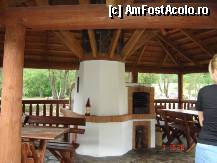 [P13] O filigorie, special conceputa pentru gratar, cu un cuptor mare de lemne.Parca simteam aroma painii de casa, coapte pe vatra..de fapt paine de aceasta am si mancat la familia la care am fost cazati. » foto by sunflower
 - 
<span class="allrVoted glyphicon glyphicon-heart hidden" id="av298814"></span>
<a class="m-l-10 hidden" id="sv298814" onclick="voting_Foto_DelVot(,298814,22695)" role="button">șterge vot <span class="glyphicon glyphicon-remove"></span></a>
<a id="v9298814" class=" c-red"  onclick="voting_Foto_SetVot(298814)" role="button"><span class="glyphicon glyphicon-heart-empty"></span> <b>LIKE</b> = Votează poza</a> <img class="hidden"  id="f298814W9" src="/imagini/loader.gif" border="0" /><span class="AjErrMes hidden" id="e298814ErM"></span>