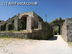 [P18] Ruine la castelul din Gjirokastër » foto by crismis
 - 
<span class="allrVoted glyphicon glyphicon-heart hidden" id="av901248"></span>
<a class="m-l-10 hidden" id="sv901248" onclick="voting_Foto_DelVot(,901248,22746)" role="button">șterge vot <span class="glyphicon glyphicon-remove"></span></a>
<a id="v9901248" class=" c-red"  onclick="voting_Foto_SetVot(901248)" role="button"><span class="glyphicon glyphicon-heart-empty"></span> <b>LIKE</b> = Votează poza</a> <img class="hidden"  id="f901248W9" src="/imagini/loader.gif" border="0" /><span class="AjErrMes hidden" id="e901248ErM"></span>