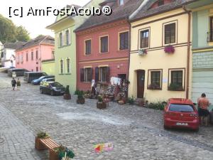 [P15] Casa Mador, Sighisoara - Si alti vecini » foto by mishu
 - 
<span class="allrVoted glyphicon glyphicon-heart hidden" id="av902703"></span>
<a class="m-l-10 hidden" id="sv902703" onclick="voting_Foto_DelVot(,902703,22770)" role="button">șterge vot <span class="glyphicon glyphicon-remove"></span></a>
<a id="v9902703" class=" c-red"  onclick="voting_Foto_SetVot(902703)" role="button"><span class="glyphicon glyphicon-heart-empty"></span> <b>LIKE</b> = Votează poza</a> <img class="hidden"  id="f902703W9" src="/imagini/loader.gif" border="0" /><span class="AjErrMes hidden" id="e902703ErM"></span>