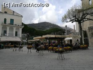 [P20] Ravello - Piața Domului » foto by crismis
 - 
<span class="allrVoted glyphicon glyphicon-heart hidden" id="av962135"></span>
<a class="m-l-10 hidden" id="sv962135" onclick="voting_Foto_DelVot(,962135,22822)" role="button">șterge vot <span class="glyphicon glyphicon-remove"></span></a>
<a id="v9962135" class=" c-red"  onclick="voting_Foto_SetVot(962135)" role="button"><span class="glyphicon glyphicon-heart-empty"></span> <b>LIKE</b> = Votează poza</a> <img class="hidden"  id="f962135W9" src="/imagini/loader.gif" border="0" /><span class="AjErrMes hidden" id="e962135ErM"></span>