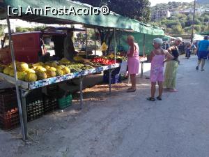 [P51] Loutra Edipsou: piața.  » foto by Carmen Ion
 - 
<span class="allrVoted glyphicon glyphicon-heart hidden" id="av1143813"></span>
<a class="m-l-10 hidden" id="sv1143813" onclick="voting_Foto_DelVot(,1143813,22871)" role="button">șterge vot <span class="glyphicon glyphicon-remove"></span></a>
<a id="v91143813" class=" c-red"  onclick="voting_Foto_SetVot(1143813)" role="button"><span class="glyphicon glyphicon-heart-empty"></span> <b>LIKE</b> = Votează poza</a> <img class="hidden"  id="f1143813W9" src="/imagini/loader.gif" border="0" /><span class="AjErrMes hidden" id="e1143813ErM"></span>