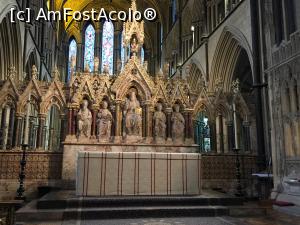 [P24] Worcester Cathedral - interior » foto by Dan&Ema
 - 
<span class="allrVoted glyphicon glyphicon-heart hidden" id="av914445"></span>
<a class="m-l-10 hidden" id="sv914445" onclick="voting_Foto_DelVot(,914445,22896)" role="button">șterge vot <span class="glyphicon glyphicon-remove"></span></a>
<a id="v9914445" class=" c-red"  onclick="voting_Foto_SetVot(914445)" role="button"><span class="glyphicon glyphicon-heart-empty"></span> <b>LIKE</b> = Votează poza</a> <img class="hidden"  id="f914445W9" src="/imagini/loader.gif" border="0" /><span class="AjErrMes hidden" id="e914445ErM"></span>