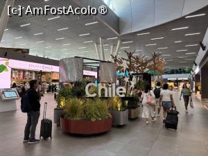 [P35] Aeroport Santiago de Chile » foto by AZE
 - 
<span class="allrVoted glyphicon glyphicon-heart hidden" id="av1522933"></span>
<a class="m-l-10 hidden" id="sv1522933" onclick="voting_Foto_DelVot(,1522933,22921)" role="button">șterge vot <span class="glyphicon glyphicon-remove"></span></a>
<a id="v91522933" class=" c-red"  onclick="voting_Foto_SetVot(1522933)" role="button"><span class="glyphicon glyphicon-heart-empty"></span> <b>LIKE</b> = Votează poza</a> <img class="hidden"  id="f1522933W9" src="/imagini/loader.gif" border="0" /><span class="AjErrMes hidden" id="e1522933ErM"></span>