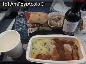 [P04] Una din mesele principale de pe zborul lung » foto by AZE
 - 
<span class="allrVoted glyphicon glyphicon-heart hidden" id="av1522902"></span>
<a class="m-l-10 hidden" id="sv1522902" onclick="voting_Foto_DelVot(,1522902,22921)" role="button">șterge vot <span class="glyphicon glyphicon-remove"></span></a>
<a id="v91522902" class=" c-red"  onclick="voting_Foto_SetVot(1522902)" role="button"><span class="glyphicon glyphicon-heart-empty"></span> <b>LIKE</b> = Votează poza</a> <img class="hidden"  id="f1522902W9" src="/imagini/loader.gif" border="0" /><span class="AjErrMes hidden" id="e1522902ErM"></span>