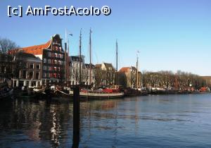[P12] Canal in Dordrecht » foto by Radu Tudoran
 - 
<span class="allrVoted glyphicon glyphicon-heart hidden" id="av916705"></span>
<a class="m-l-10 hidden" id="sv916705" onclick="voting_Foto_DelVot(,916705,22939)" role="button">șterge vot <span class="glyphicon glyphicon-remove"></span></a>
<a id="v9916705" class=" c-red"  onclick="voting_Foto_SetVot(916705)" role="button"><span class="glyphicon glyphicon-heart-empty"></span> <b>LIKE</b> = Votează poza</a> <img class="hidden"  id="f916705W9" src="/imagini/loader.gif" border="0" /><span class="AjErrMes hidden" id="e916705ErM"></span>