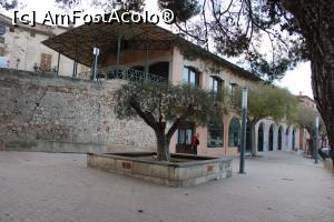 [P25] Mallorca, Sineu, Plaça es Fossar și Centrul de Informare Turistică, clădirea roz la parter » foto by mprofeanu
 - 
<span class="allrVoted glyphicon glyphicon-heart hidden" id="av1318780"></span>
<a class="m-l-10 hidden" id="sv1318780" onclick="voting_Foto_DelVot(,1318780,23018)" role="button">șterge vot <span class="glyphicon glyphicon-remove"></span></a>
<a id="v91318780" class=" c-red"  onclick="voting_Foto_SetVot(1318780)" role="button"><span class="glyphicon glyphicon-heart-empty"></span> <b>LIKE</b> = Votează poza</a> <img class="hidden"  id="f1318780W9" src="/imagini/loader.gif" border="0" /><span class="AjErrMes hidden" id="e1318780ErM"></span>