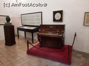 [P40] Mallorca, Valldemossa, Cartoixa, Celda Chopin, Camera întâi, Pianul marelui compozitor » foto by mprofeanu
 - 
<span class="allrVoted glyphicon glyphicon-heart hidden" id="av1321815"></span>
<a class="m-l-10 hidden" id="sv1321815" onclick="voting_Foto_DelVot(,1321815,23018)" role="button">șterge vot <span class="glyphicon glyphicon-remove"></span></a>
<a id="v91321815" class=" c-red"  onclick="voting_Foto_SetVot(1321815)" role="button"><span class="glyphicon glyphicon-heart-empty"></span> <b>LIKE</b> = Votează poza</a> <img class="hidden"  id="f1321815W9" src="/imagini/loader.gif" border="0" /><span class="AjErrMes hidden" id="e1321815ErM"></span>