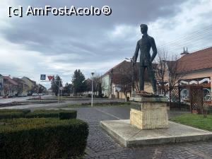 [P10] Statuia lui Petőfi S&aacute;ndor » foto by AZE
 - 
<span class="allrVoted glyphicon glyphicon-heart hidden" id="av1352958"></span>
<a class="m-l-10 hidden" id="sv1352958" onclick="voting_Foto_DelVot(,1352958,23038)" role="button">șterge vot <span class="glyphicon glyphicon-remove"></span></a>
<a id="v91352958" class=" c-red"  onclick="voting_Foto_SetVot(1352958)" role="button"><span class="glyphicon glyphicon-heart-empty"></span> <b>LIKE</b> = Votează poza</a> <img class="hidden"  id="f1352958W9" src="/imagini/loader.gif" border="0" /><span class="AjErrMes hidden" id="e1352958ErM"></span>