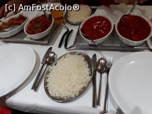 [P22] Pana la urma am mancat la restaurantul indian din Duftown. Mancare buna, dar cam dulce pentru gustul meu. O data ajunge.  » foto by Aurici
 - 
<span class="allrVoted glyphicon glyphicon-heart hidden" id="av924896"></span>
<a class="m-l-10 hidden" id="sv924896" onclick="voting_Foto_DelVot(,924896,23094)" role="button">șterge vot <span class="glyphicon glyphicon-remove"></span></a>
<a id="v9924896" class=" c-red"  onclick="voting_Foto_SetVot(924896)" role="button"><span class="glyphicon glyphicon-heart-empty"></span> <b>LIKE</b> = Votează poza</a> <img class="hidden"  id="f924896W9" src="/imagini/loader.gif" border="0" /><span class="AjErrMes hidden" id="e924896ErM"></span>