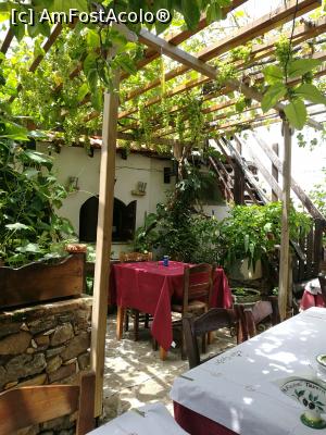 [P16] Taverna Filippos Finikas - terasa din grădină » foto by crismis
 - 
<span class="allrVoted glyphicon glyphicon-heart hidden" id="av1001660"></span>
<a class="m-l-10 hidden" id="sv1001660" onclick="voting_Foto_DelVot(,1001660,23096)" role="button">șterge vot <span class="glyphicon glyphicon-remove"></span></a>
<a id="v91001660" class=" c-red"  onclick="voting_Foto_SetVot(1001660)" role="button"><span class="glyphicon glyphicon-heart-empty"></span> <b>LIKE</b> = Votează poza</a> <img class="hidden"  id="f1001660W9" src="/imagini/loader.gif" border="0" /><span class="AjErrMes hidden" id="e1001660ErM"></span>