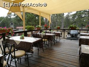 [P41] Restaurantul Sun Valley, Muntele Olimp - terasa laterală » foto by crismis
 - 
<span class="allrVoted glyphicon glyphicon-heart hidden" id="av1001699"></span>
<a class="m-l-10 hidden" id="sv1001699" onclick="voting_Foto_DelVot(,1001699,23096)" role="button">șterge vot <span class="glyphicon glyphicon-remove"></span></a>
<a id="v91001699" class=" c-red"  onclick="voting_Foto_SetVot(1001699)" role="button"><span class="glyphicon glyphicon-heart-empty"></span> <b>LIKE</b> = Votează poza</a> <img class="hidden"  id="f1001699W9" src="/imagini/loader.gif" border="0" /><span class="AjErrMes hidden" id="e1001699ErM"></span>