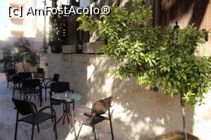 [P28] Jabal Amman Hotel, terasa în continuarea zonei de luat masa, se putea servi și aici » foto by mprofeanu
 - 
<span class="allrVoted glyphicon glyphicon-heart hidden" id="av925126"></span>
<a class="m-l-10 hidden" id="sv925126" onclick="voting_Foto_DelVot(,925126,23113)" role="button">șterge vot <span class="glyphicon glyphicon-remove"></span></a>
<a id="v9925126" class=" c-red"  onclick="voting_Foto_SetVot(925126)" role="button"><span class="glyphicon glyphicon-heart-empty"></span> <b>LIKE</b> = Votează poza</a> <img class="hidden"  id="f925126W9" src="/imagini/loader.gif" border="0" /><span class="AjErrMes hidden" id="e925126ErM"></span>
