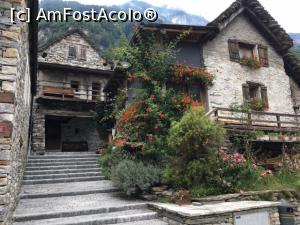 [P54] Case in Sonogno » foto by Mika
 - 
<span class="allrVoted glyphicon glyphicon-heart hidden" id="av925383"></span>
<a class="m-l-10 hidden" id="sv925383" onclick="voting_Foto_DelVot(,925383,23118)" role="button">șterge vot <span class="glyphicon glyphicon-remove"></span></a>
<a id="v9925383" class=" c-red"  onclick="voting_Foto_SetVot(925383)" role="button"><span class="glyphicon glyphicon-heart-empty"></span> <b>LIKE</b> = Votează poza</a> <img class="hidden"  id="f925383W9" src="/imagini/loader.gif" border="0" /><span class="AjErrMes hidden" id="e925383ErM"></span>
