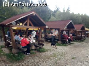 [P15] turisti servind masa » foto by ile57b
 - 
<span class="allrVoted glyphicon glyphicon-heart hidden" id="av1293521"></span>
<a class="m-l-10 hidden" id="sv1293521" onclick="voting_Foto_DelVot(,1293521,23128)" role="button">șterge vot <span class="glyphicon glyphicon-remove"></span></a>
<a id="v91293521" class=" c-red"  onclick="voting_Foto_SetVot(1293521)" role="button"><span class="glyphicon glyphicon-heart-empty"></span> <b>LIKE</b> = Votează poza</a> <img class="hidden"  id="f1293521W9" src="/imagini/loader.gif" border="0" /><span class="AjErrMes hidden" id="e1293521ErM"></span>