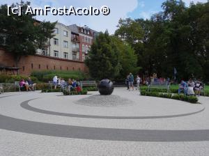 [P01] Torun-Square Naval Officers School din fața Porții Sfântului Duh » foto by mariana.olaru
 - 
<span class="allrVoted glyphicon glyphicon-heart hidden" id="av925512"></span>
<a class="m-l-10 hidden" id="sv925512" onclick="voting_Foto_DelVot(,925512,23133)" role="button">șterge vot <span class="glyphicon glyphicon-remove"></span></a>
<a id="v9925512" class=" c-red"  onclick="voting_Foto_SetVot(925512)" role="button"><span class="glyphicon glyphicon-heart-empty"></span> <b>LIKE</b> = Votează poza</a> <img class="hidden"  id="f925512W9" src="/imagini/loader.gif" border="0" /><span class="AjErrMes hidden" id="e925512ErM"></span>