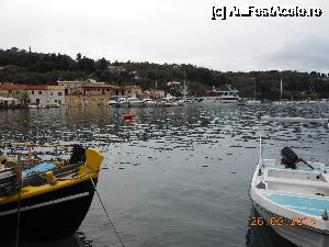 [P37] Paxos-Antipaxos - În portul Lakka.  » foto by iulianic
 - 
<span class="allrVoted glyphicon glyphicon-heart hidden" id="av685468"></span>
<a class="m-l-10 hidden" id="sv685468" onclick="voting_Foto_DelVot(,685468,23149)" role="button">șterge vot <span class="glyphicon glyphicon-remove"></span></a>
<a id="v9685468" class=" c-red"  onclick="voting_Foto_SetVot(685468)" role="button"><span class="glyphicon glyphicon-heart-empty"></span> <b>LIKE</b> = Votează poza</a> <img class="hidden"  id="f685468W9" src="/imagini/loader.gif" border="0" /><span class="AjErrMes hidden" id="e685468ErM"></span>