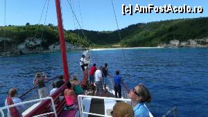 [P12] Aici e golfulețul din Antipaxos unde se face pauza de înot » foto by Dragoș_MD
 - 
<span class="allrVoted glyphicon glyphicon-heart hidden" id="av423924"></span>
<a class="m-l-10 hidden" id="sv423924" onclick="voting_Foto_DelVot(,423924,23149)" role="button">șterge vot <span class="glyphicon glyphicon-remove"></span></a>
<a id="v9423924" class=" c-red"  onclick="voting_Foto_SetVot(423924)" role="button"><span class="glyphicon glyphicon-heart-empty"></span> <b>LIKE</b> = Votează poza</a> <img class="hidden"  id="f423924W9" src="/imagini/loader.gif" border="0" /><span class="AjErrMes hidden" id="e423924ErM"></span>