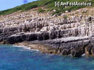 [P19] Paxos; coasta sud-estică, cu rocile calcaroase dantelate de valurile neostenite » foto by Dragoș_MD
 - 
<span class="allrVoted glyphicon glyphicon-heart hidden" id="av423935"></span>
<a class="m-l-10 hidden" id="sv423935" onclick="voting_Foto_DelVot(,423935,23149)" role="button">șterge vot <span class="glyphicon glyphicon-remove"></span></a>
<a id="v9423935" class=" c-red"  onclick="voting_Foto_SetVot(423935)" role="button"><span class="glyphicon glyphicon-heart-empty"></span> <b>LIKE</b> = Votează poza</a> <img class="hidden"  id="f423935W9" src="/imagini/loader.gif" border="0" /><span class="AjErrMes hidden" id="e423935ErM"></span>