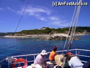 [P20] Insulița din dreptul portului Gaios din Paxos » foto by Dragoș_MD
 - 
<span class="allrVoted glyphicon glyphicon-heart hidden" id="av423936"></span>
<a class="m-l-10 hidden" id="sv423936" onclick="voting_Foto_DelVot(,423936,23149)" role="button">șterge vot <span class="glyphicon glyphicon-remove"></span></a>
<a id="v9423936" class=" c-red"  onclick="voting_Foto_SetVot(423936)" role="button"><span class="glyphicon glyphicon-heart-empty"></span> <b>LIKE</b> = Votează poza</a> <img class="hidden"  id="f423936W9" src="/imagini/loader.gif" border="0" /><span class="AjErrMes hidden" id="e423936ErM"></span>