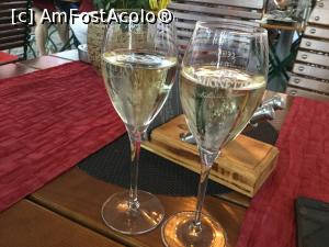 [P91] Restaurant Purlepaus - si ceva prosecco » foto by mishu
 - 
<span class="allrVoted glyphicon glyphicon-heart hidden" id="av1332275"></span>
<a class="m-l-10 hidden" id="sv1332275" onclick="voting_Foto_DelVot(,1332275,23171)" role="button">șterge vot <span class="glyphicon glyphicon-remove"></span></a>
<a id="v91332275" class=" c-red"  onclick="voting_Foto_SetVot(1332275)" role="button"><span class="glyphicon glyphicon-heart-empty"></span> <b>LIKE</b> = Votează poza</a> <img class="hidden"  id="f1332275W9" src="/imagini/loader.gif" border="0" /><span class="AjErrMes hidden" id="e1332275ErM"></span>