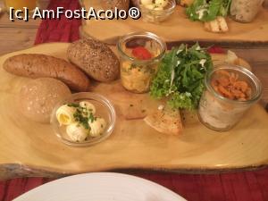 [P93] Restaurant Purlepaus - un meniu delicios despre care v-am povestit in articol » foto by mishu
 - 
<span class="allrVoted glyphicon glyphicon-heart hidden" id="av1332277"></span>
<a class="m-l-10 hidden" id="sv1332277" onclick="voting_Foto_DelVot(,1332277,23171)" role="button">șterge vot <span class="glyphicon glyphicon-remove"></span></a>
<a id="v91332277" class=" c-red"  onclick="voting_Foto_SetVot(1332277)" role="button"><span class="glyphicon glyphicon-heart-empty"></span> <b>LIKE</b> = Votează poza</a> <img class="hidden"  id="f1332277W9" src="/imagini/loader.gif" border="0" /><span class="AjErrMes hidden" id="e1332277ErM"></span>